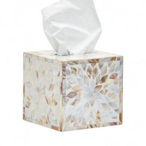 Caja de Pañuelos de Nácar, Decoración de Mesa Ecológica Hecha a Mano con Incrustaciones de Concha Natural - Product Image 1