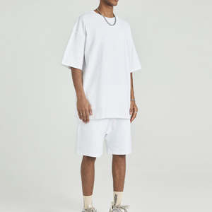 Ensemble t-shirt et short grande taille personnalisés de haute qualité pour hommes imprimé High Street Style Plain Die short et chemise surdimensionnés pour hommes - Product Image 1