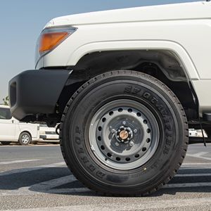 Para Toyota Land Cruiser Doble Cabina VDJ79 Manual FWD SUV Pickup con Asientos de Cuero Interior Oscuro R16 Motor Diésel 4.5L Cámara Trasera - Product Image 3