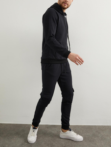 Chándal Deportivo Personalizado con Logotipo para Hombre, Ropa Deportiva, Pantalones Deportivos Transpirables de Secado Rápido y Ligeros al por Mayor - Product Image 4