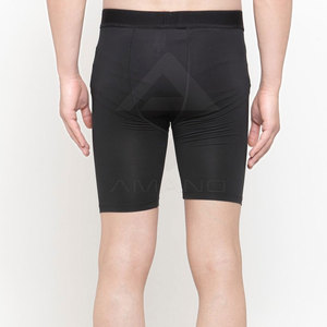 Vêtements d'entraînement Gym Fitness Shorts pour hommes avec compression Short de compression pour hommes en matériau durable sur mesure - Product Image 3