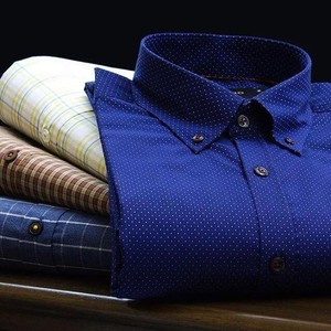 Chemises à manches longues polyvalentes pour hommes, parfaites pour les tenues habillées et décontractées - Product Image 2