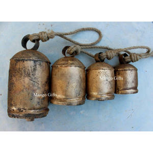 Juego de 4 Campanas de Vaca XL Doradas Antiguas, Campanas Gigantes Artesanales Vintage Rústicas para Colgar, Decoraciones Navideñas de la Suerte XL - Product Image 4
