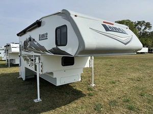Cápsulas Espaciales Prefabricadas de Acero Inoxidable de Alta Calidad, Diseño Nuevo 2026, 45m, 6 Personas, Caravana Moderna Desplegable - Product Image 3