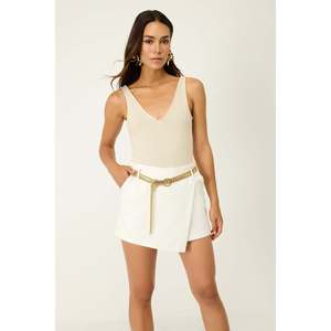 Body Casual Beige con Cuello en V y Logotipo Frontal - Product Image 3