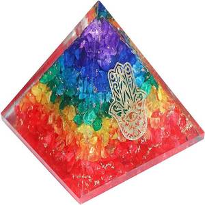 Pirámide de orgón de siete chakras con amuleto de metal Hamsha - Product Image 1