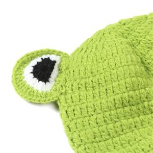 Costume de grenouille au crochet fait main en promotion pour séances photo de bébés, nouveau-nés et nourrissons - Product Image 5