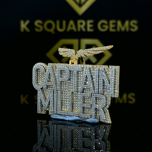 Comienza tu viaje con nuestro impresionante colgante de moissanita estilo hip hop en oro amarillo de 14 quilates con cadena a juego personalizable - Product Image 2