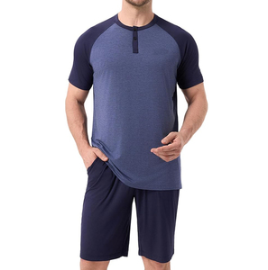 Conjunto de camiseta de verano para hombre de calidad superior de nuevo estilo, Conjunto de camiseta de algodón transpirable, pantalones cortos de dos piezas - Product Image 1