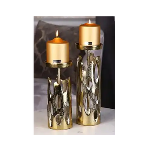 Excellente Qualité Sculpture Et Bougeoir Ensemble De Deux Premium Design Or Couleur Métal Sculpture Pour Les Fêtes Décoratives - Product Image 1