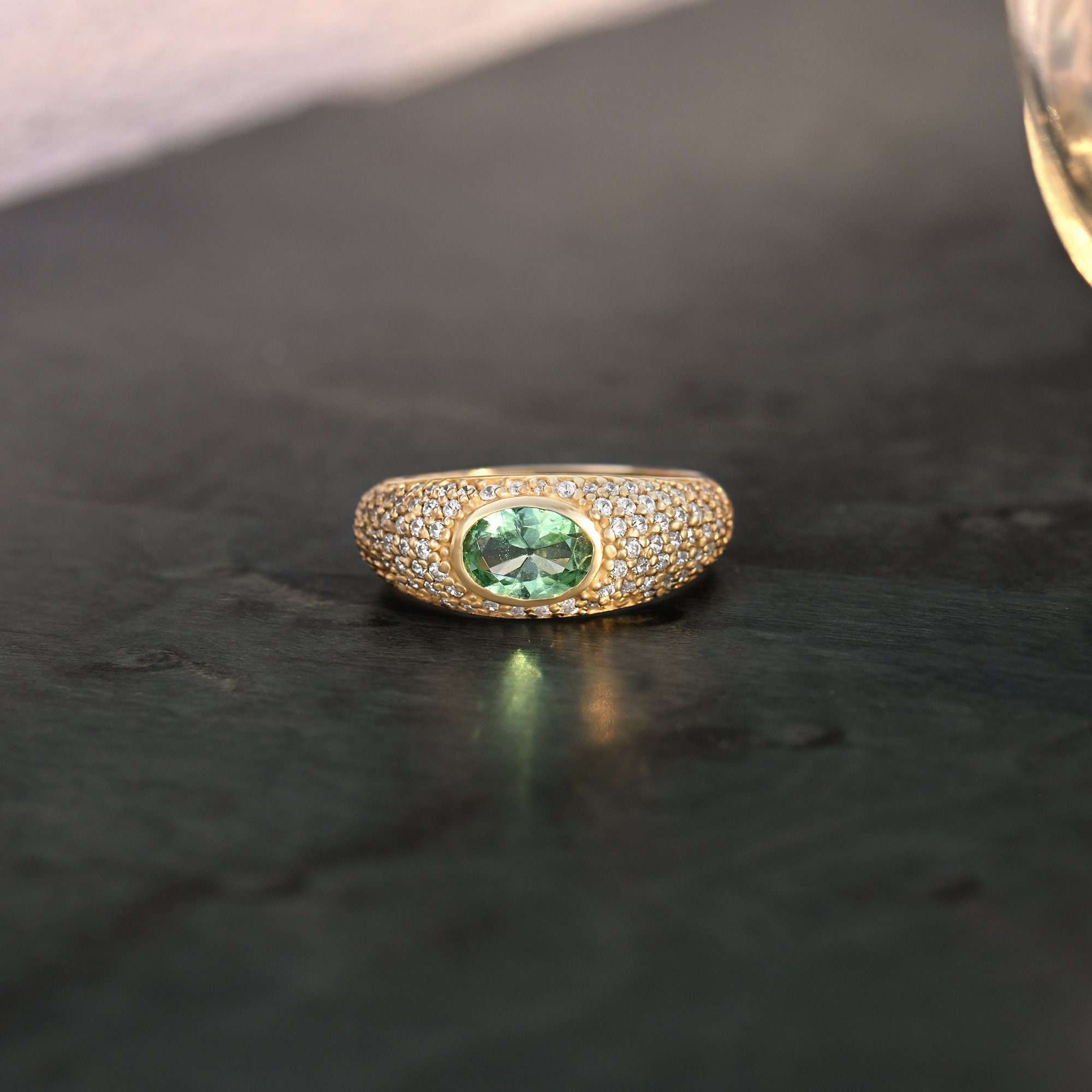 สีเหลืองทอง