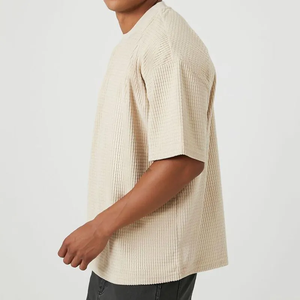 OEM PERSONNALISÉ Poche Ras Du Cou 250gsm T Shirt Vente en gros Polyester Spandex Tissu gaufré T-shirt pour hommes avec logo personnalisé - Product Image 5