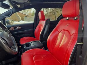 EXQUISITELY USED 2020 P-ACIFICA LIMITED RED <b>S</b> FWD MINIVAN <b>9</b>-SPEED 287 HP FRONT WHEEL DRIVE TRANSMISSION AUTOMATIC - Product Image 2
