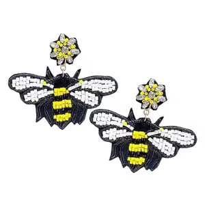 MD Handicrafts-Boucles d'oreilles brodées reine des abeilles, meilleur cadeau de qualité pour femmes et filles, faites à la main pour les fêtes. - Product Image 2