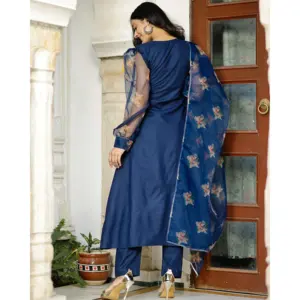 Conjunto de Traje de Verano de Rayón Azul Brillante con Decoración de Botones - Product Image 1