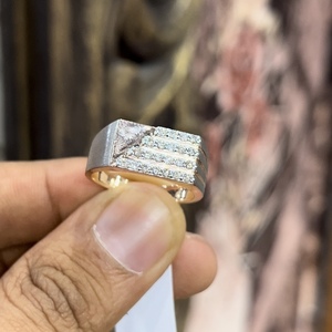 Bague en diamant naturel pour homme en or massif 14K faite à la main en blanc jaune certifiée par un tiers pour un usage quotidien, cadeau de fiançailles de mariage - Product Image 2