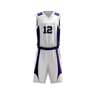 Ensemble de maillots de basket-ball unisexes personnalisés avec logo, respirants, 100% polyester, séchage rapide et antibactériens, fabriqués au Pakistan - Product Image 4
