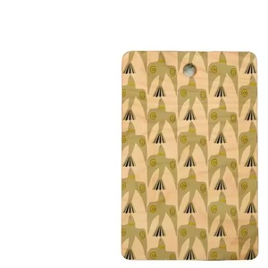 Adorable tabla de cortar de madera de alta calidad diseñada para cocinas modernas elegantes y la perfección de la cocina diaria - Product Image 2