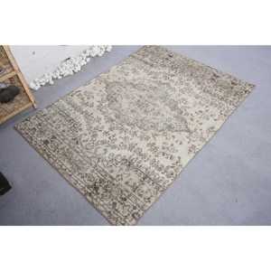 Tapis turc vintage en laine beige 3,9 x 5,5 pieds, tissage plat, motif patchwork, tapis de salle à manger, écologique, traditionnel, latex - Product Image 2