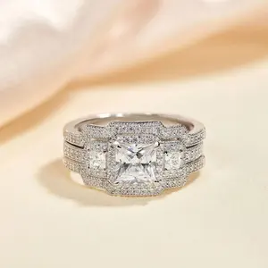 Anillo de Compromiso Vintage de Plata 925 con Diamante Moissanita de Corte Princesa de 2.50 Ct - Product Image 4