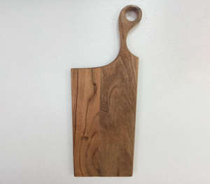 Planche de service rectangulaire longue en bois avec poignée incurvée, plateau de présentation moderne pour charcuterie et fromages, durable pour la cuisine et la découpe - Product Image 5