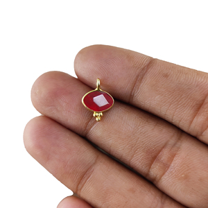 Elegante Colgante de Plata de Ley 925 con Cristal Transparente de Corte Marquesa de 6x9 mm, Acabado en Oro Vermeil de Alta Calidad, Certificado por Terceros - Product Image 2