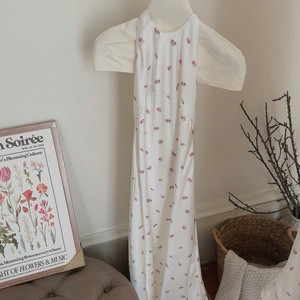 Vestido Maxi de Malla con Estampado Floral Blanco al por Mayor de Fábrica, Vestido Halter sin Mangas con Espalda Abierta para Mujer - Product Image 5