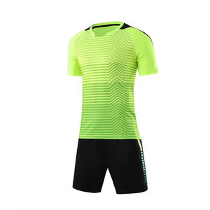 Maillots et shorts de football pour hommes dernière conception avec technologie de coupe automatisée d'impression de logo personnalisé prix de gros pour les adultes - Product Image 4