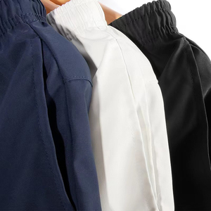 Pantalones cortos de MMA de moda para entrenamiento intenso, grappling, sparring y entrenamientos de gimnasio, que ofrecen un ajuste cómodo y flexible. - Product Image 4