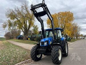 รถไถเดินตาม USED HOLLAND TS110A ขับเคลื่อน 4 ล้อ พร้อมปั๊มและลูกปืน - Product Image 3