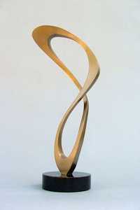 Escultura decorativa de metal para mesa, con forma llamativa, ideal para mesas de centro de diseño y muebles de entrada - Product Image 6