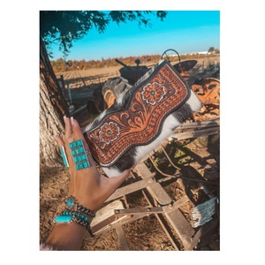 Cartera occidental con cremallera y borlas florales, accesorios de viaje ecológicos de alta calidad de cuero genuino para mujer de otoño - Product Image 1