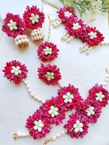 ชุดเครื่องประดับดอกกุหลาบลายดอกไม้สำหรับเจ้าสาวพร้อมสร้อยคอทำมือต่างหู Tikka และสร้อยข้อมือเข้าคู่ - Product Image 3