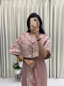 Robe de créateur élégante en papier d'aluminium avec de superbes détails en aluminium pour les fêtes, les mariages et les occasions spéciales - Product Image 3