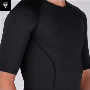 2025 personnalisé de haute qualité o-cou hommes noir Rash Guard chemise de Compression à séchage rapide pour hommes Anti-UV Rash Guard BJJ MMA entraînements - Product Image 3