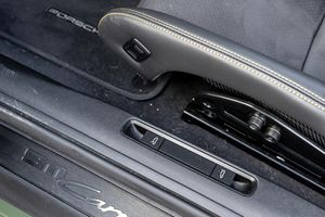 2024 PUR-SHE 911 Carrera GTS Coupe Low Mileage Sound Engine R18 Tyre Panoramic Sunroof LED Headlights Ready to Ship - Product Image 6