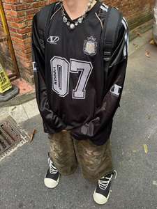 เสื้อเจอร์ซีย์ตาข่ายแขนยาวสำหรับผู้ชายเสื้อฟุตบอลแบบฮิปฮอปทรงหลวมพิมพ์ลายตัวอักษร - Product Image 5