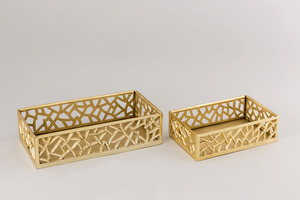 ถาดเสิร์ฟโลหะชุบทองทรงสี่เหลี่ยมผืนผ้าพร้อมที่จับและขอบลายนูนสำหรับอุปกรณ์สลัดในบ้านร้านอาหารโรงแรม - Product Image 2