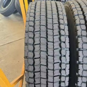 Neumático de camión de alto agarre 285/75R24.5 16PR con patrón de tracción, diseñado para un agarre confiable, resistencia de la carcasa y rendimiento duradero. - Product Image 5