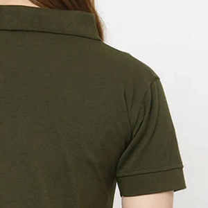 เสื้อโปโลผ้าฝ้าย100% สำหรับผู้หญิงเข้ารูปแบบลำลองกับคอลายทางแบบถักลายทางสีทึบของผู้หญิง - Product Image 6