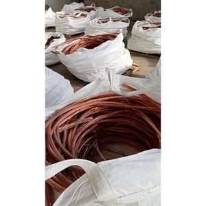 Déchets de fil de cuivre rouge de haute qualité 99.99% à l'origine Modèle 99 Déchets industriels à la vente à prix d'usine - Product Image 1