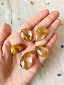 Cabochons de Quartz rutilé naturel 100% de qualité supérieure en forme de goutte de larme en vrac Cabochon pierres précieuses pour la fabrication de bijoux à taux de vrac - Product Image 5