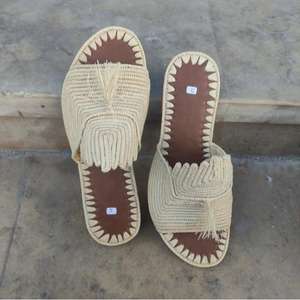 Vente en gros de pantoufles et sandales marocaines en raphia faites à la main, chaussures tissées écologiques pour femmes et hommes, fournisseur direct de commandes en gros - Product Image 5