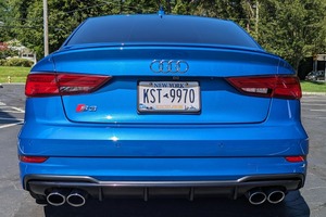 Voiture d'occasion fiable Audi S3 Turbo 4 cylindres, Quattro AWD, modèle 2018 - Product Image 2