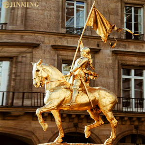 Estatua de bronce tallada a mano Escultura de Juana de Arco Artesanía de metal Mujer griega montando a caballo con bandera nacional - Product Image 4