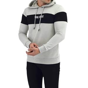 Sweat à capuche noir à manches longues en coton avec logo personnalisé pour hommes pull vierge à la mode pour les vêtements d'hiver personnalisés OEM - Product Image 1