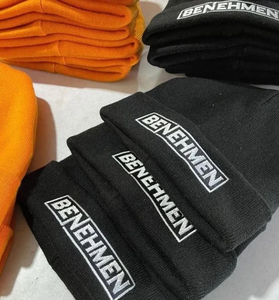 Venta al por mayor logotipo personalizado bordado Beanie Cap logotipo personalizado mejor precio Yiwu Qunliang Unisex 100% acrílico Winiter transpirable - Product Image 5