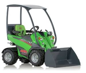 Mini Cargadora Avant 225 con Motor Kohler, 1 Año de Garantía, Capacidad de 700 kg para Bomba Hidráulica, Potencia de 16.8 kW - Product Image 2