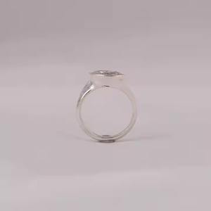 Anillo de compromiso de oro blanco sólido de 14 quilates libre de conflictos Marquise Cut Lab Grown Solitaire, regalo de cumpleaños perfecto para ella - Product Image 2