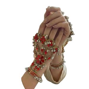 Bijoux de mode vibrants, bracelet de main tribal afghan Kuchi fait main avec des perles multicolores, travail miroir, bague de doigt bohème - Product Image 1